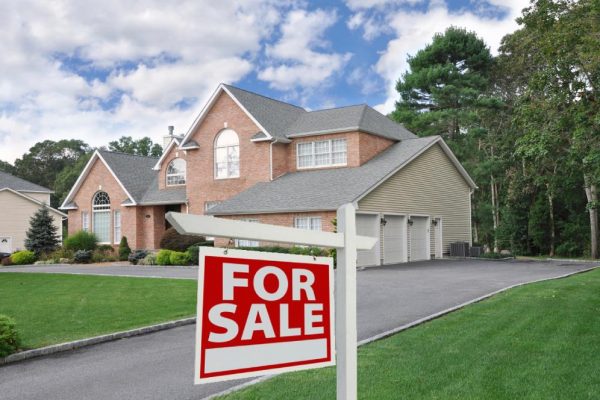 Looking For A New House? Don’t forget to check the Garage Door!