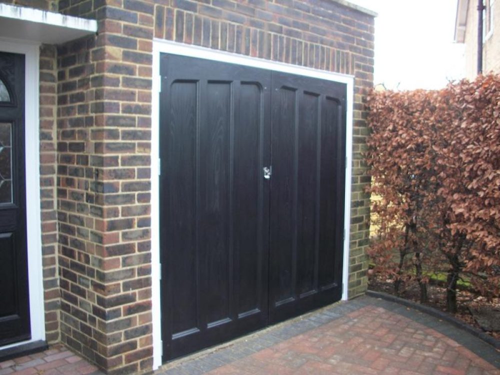 GRP WOOD-EFFECT SIDE HINGED DOOR FITTED IN FARNHAM, SURREY 1