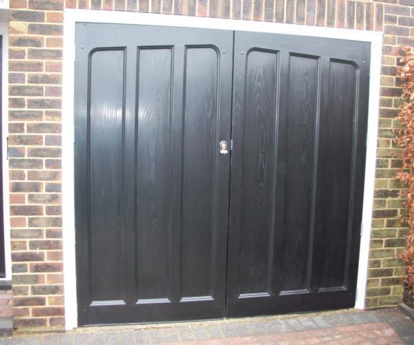 GRP WOOD-EFFECT SIDE HINGED DOOR FITTED IN FARNHAM, SURREY 2