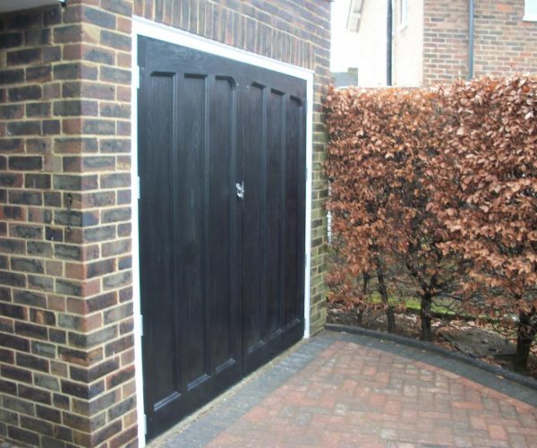 GRP WOOD-EFFECT SIDE HINGED DOOR FITTED IN FARNHAM, SURREY 3