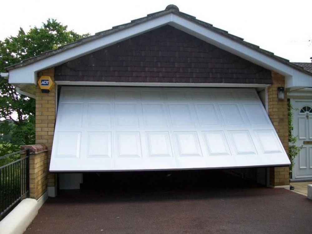 CARDALE STEEL SHERATON DOOR, GUILDFORD, SURREY 1