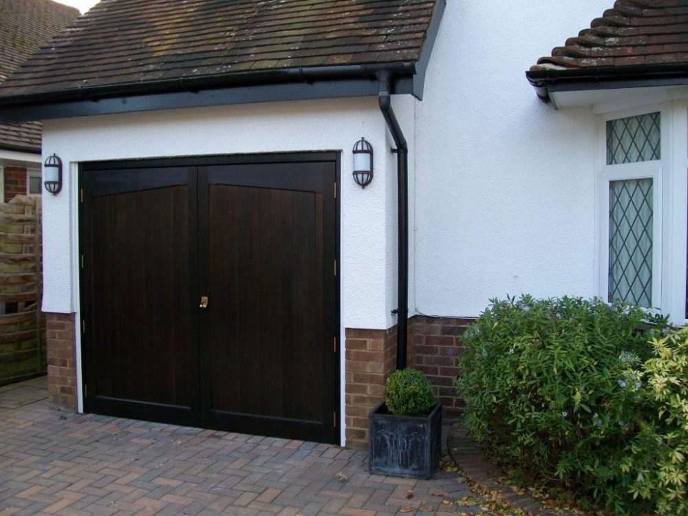 TIMBER SIDE HINGED DOOR, THAMES DITTON, SURREY 1