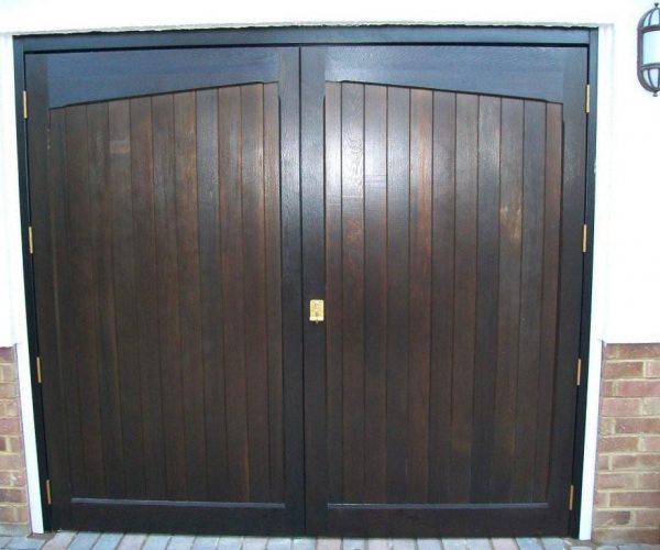 TIMBER SIDE HINGED DOOR, THAMES DITTON, SURREY 3