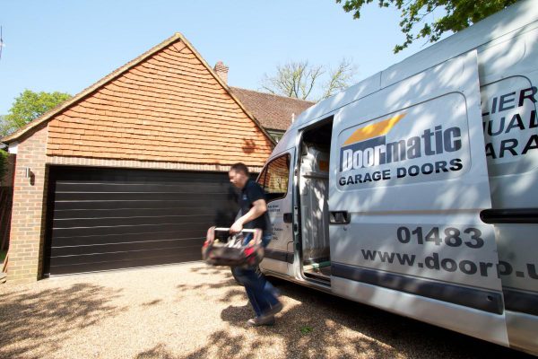 Signs that You’re Working with an Unprofessional or Unreliable Garage Door Company
