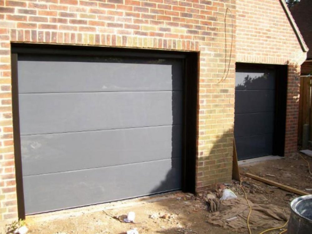 SECTIONAL DOORS, SONNING ON THAMES, BERKSHIRE 1