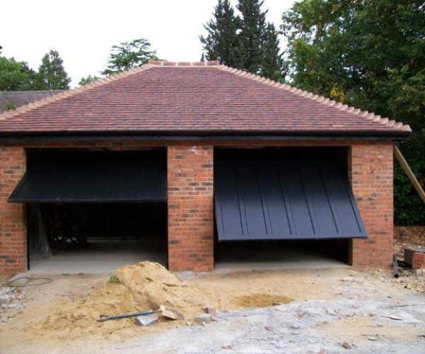 CEDAR DOORS, GERRARDS CROSS, BERKSHIRE 7