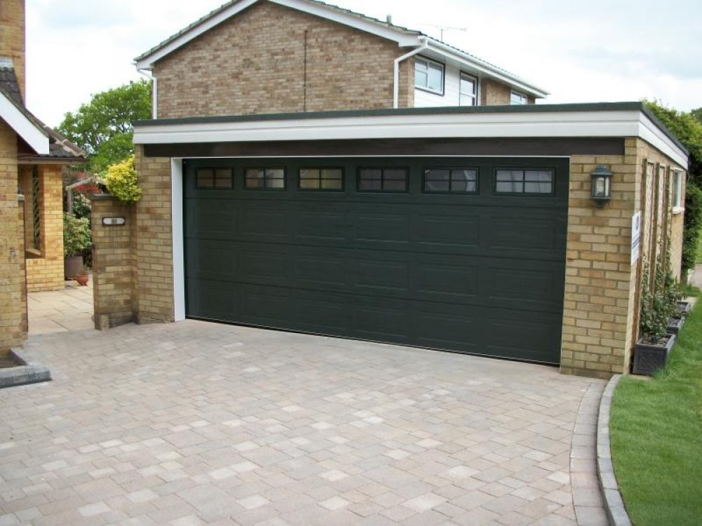 CARTECK SECTIONAL DOOR TREND COLOUR WITH WINDOWS, FARNBOROUGH 1