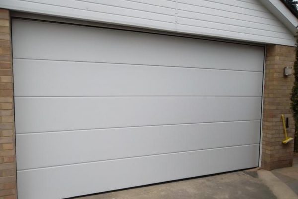 CARTECK SECTIONAL LARGE RIB DOOR FITTED IN WEYBRIDGE, SURREY