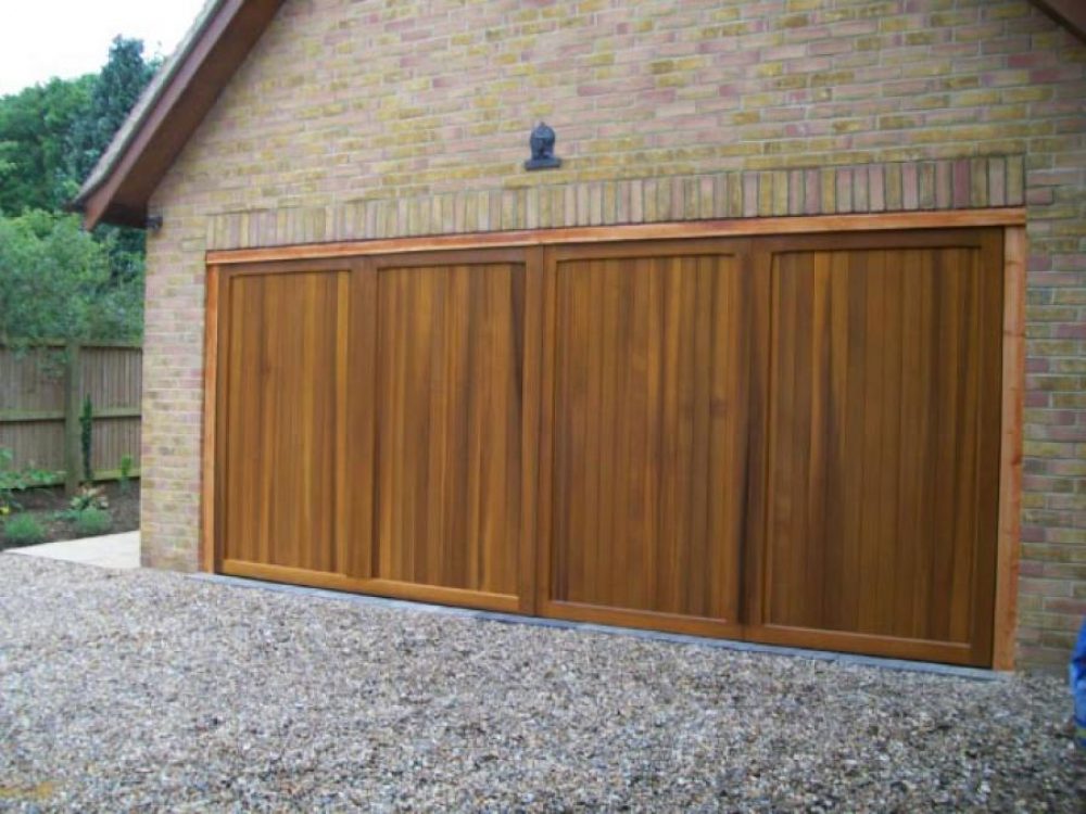 TIMBER BERKELEY VERTICAL DOOR, HEADLEY, HAMPSHIRE 1