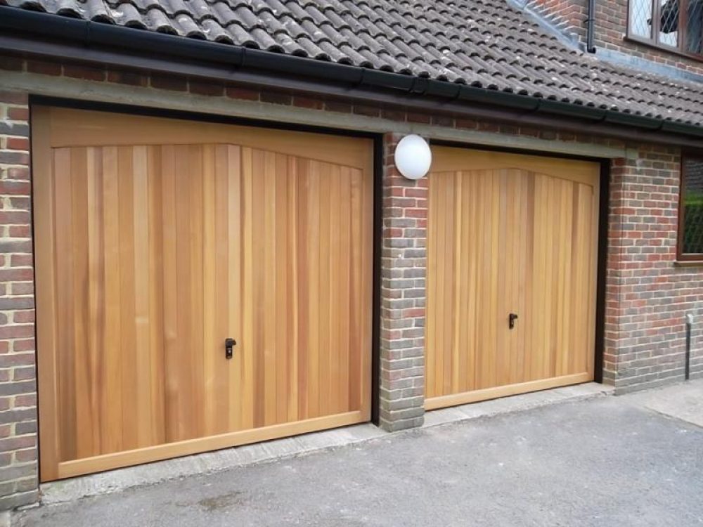 CARDALE TIMBER DOORS FULLY FINISHED IN LIGHT OAK, CAMBERLEY 1
