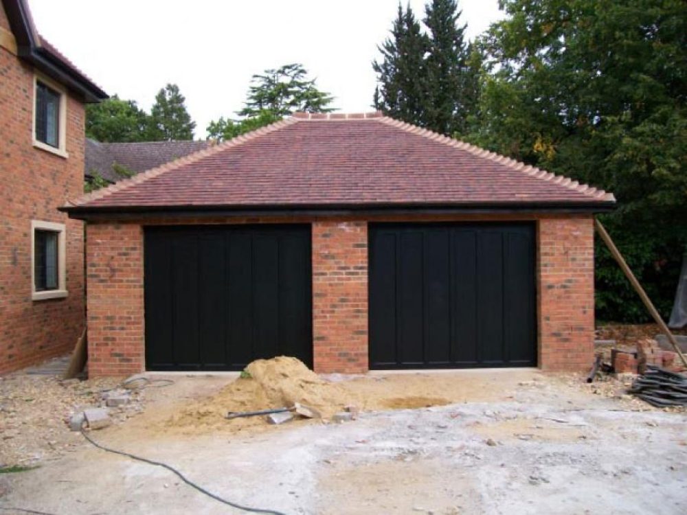 CEDAR DOORS, GERRARDS CROSS, BERKSHIRE 1