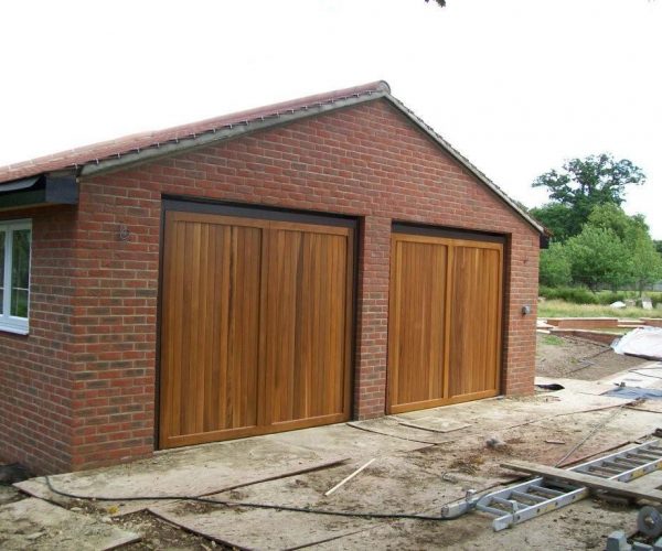 TIMBER GARAGE DOORS, ODIHAM, BERKSHIRE 4