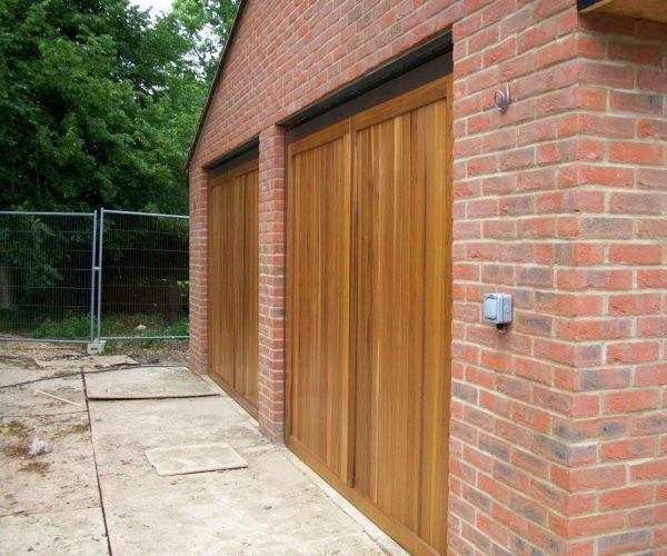 TIMBER GARAGE DOORS, ODIHAM, BERKSHIRE 6