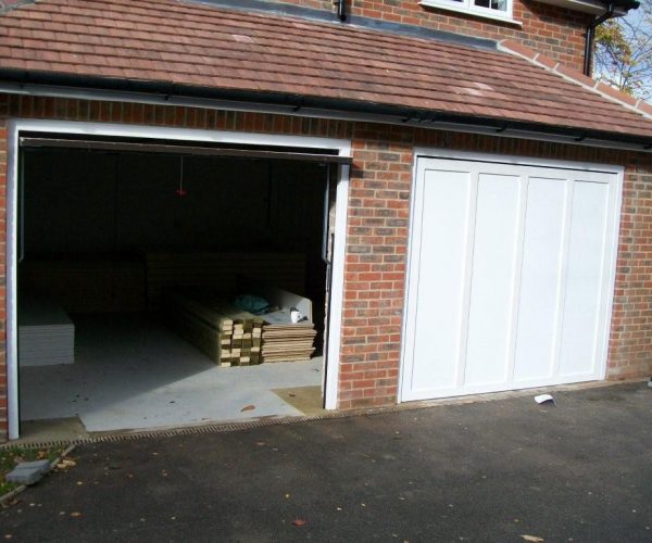 CARDALE TIMBER DOORS, FARNHAM, SURREY 4