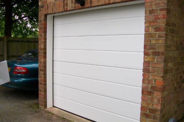 SECTIONAL DOOR, FARNBOROUGH, HAMPSHIRE
