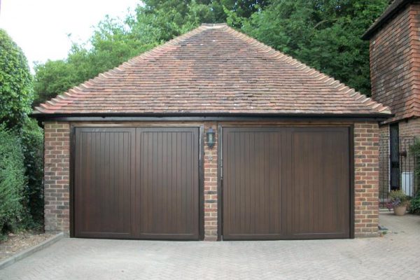 CARDALE BERKLEY VERTICAL CEDAR FITTED IN WEYBRIDGE