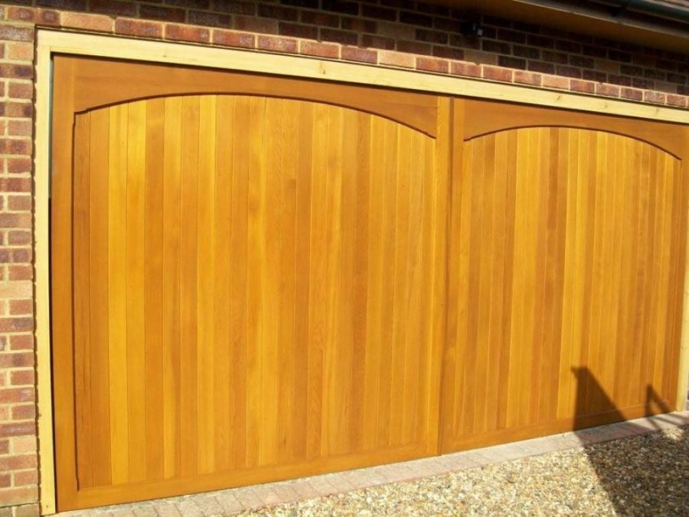 CARDALE TIMBER DOOR, LEATHERHEAD, SURREY 1