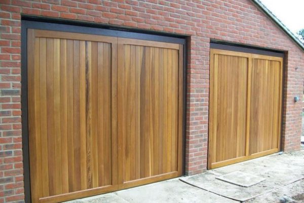 TIMBER GARAGE DOORS, ODIHAM, BERKSHIRE