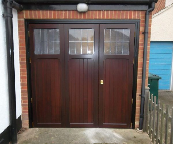 CARDALE TIMBER SIDE HINGED DOOR FITTED IN RICHMOND 2
