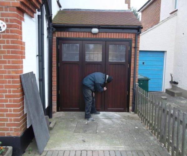 CARDALE TIMBER SIDE HINGED DOOR FITTED IN RICHMOND 6