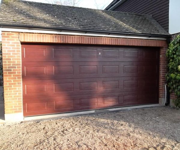 CARTECK ROSEWOOD PANELLED SECTIONAL GARAGE, OXSHOTT 2