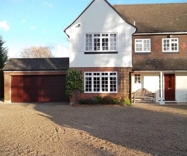 CARTECK ROSEWOOD PANELLED SECTIONAL GARAGE, OXSHOTT 3