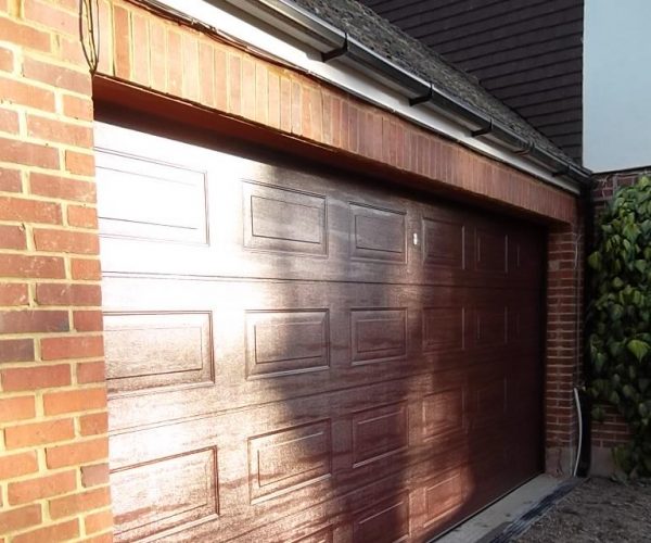 CARTECK ROSEWOOD PANELLED SECTIONAL GARAGE, OXSHOTT 5