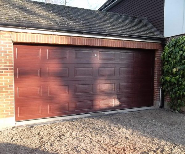 CARTECK ROSEWOOD PANELLED SECTIONAL GARAGE, OXSHOTT 9