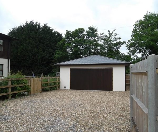 TIMBER UP AND OVER DOOR, FARNHAM COMMON, BUCKINGHAMSHIRE 2
