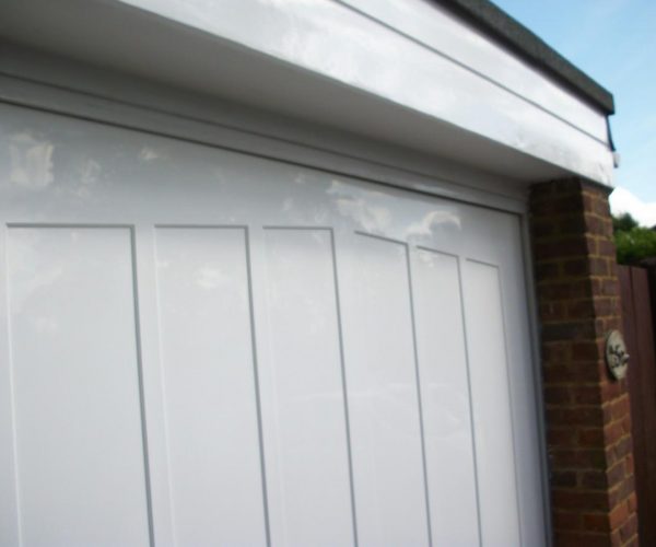CARDALE GRP DOOR, WINDSOR, BERKSHIRE 3