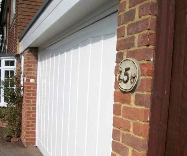 CARDALE GRP DOOR, WINDSOR, BERKSHIRE 4