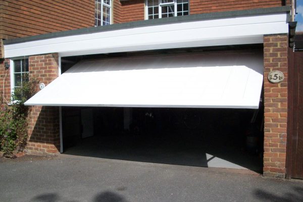 CARDALE GRP DOOR, WINDSOR, BERKSHIRE