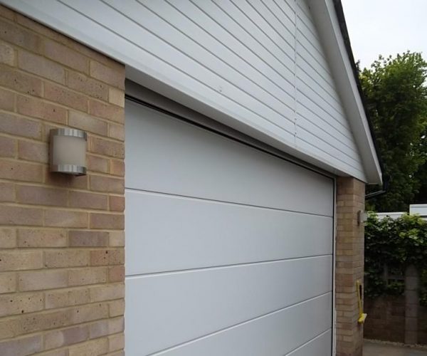 CARTECK SECTIONAL LARGE RIB DOOR FITTED IN WEYBRIDGE, SURREY 3