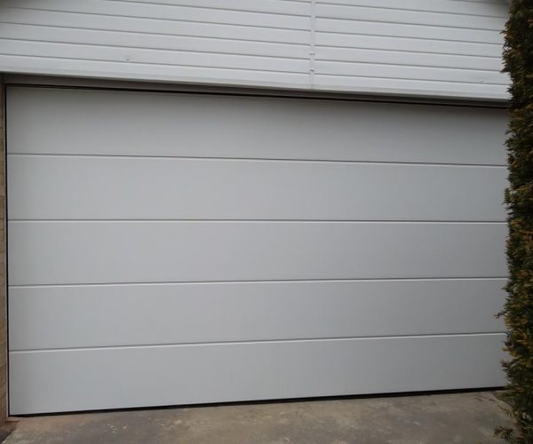 CARTECK SECTIONAL LARGE RIB DOOR FITTED IN WEYBRIDGE, SURREY 4