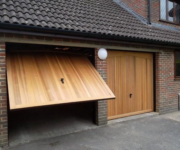 CARDALE TIMBER DOORS FULLY FINISHED IN LIGHT OAK, CAMBERLEY 5