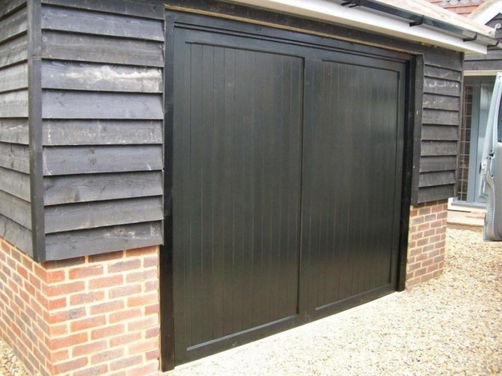TIMBER GARAGE DOOR, WOKING, SURREY 1