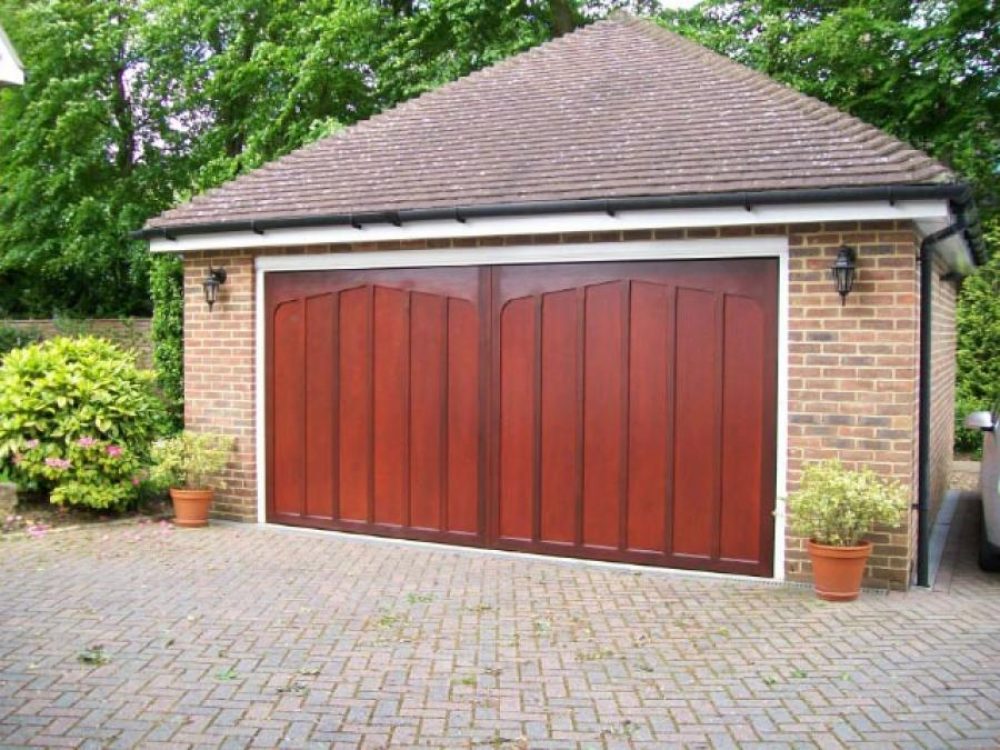 TIMBER TUDOR MAHOGANY, OXSHOTT 1