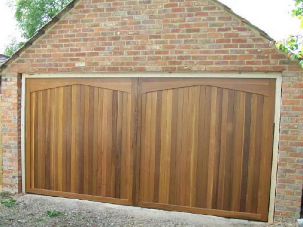 GATCOMBE TIMBER DOOR, WINDSOR, BERKSHIRE 1