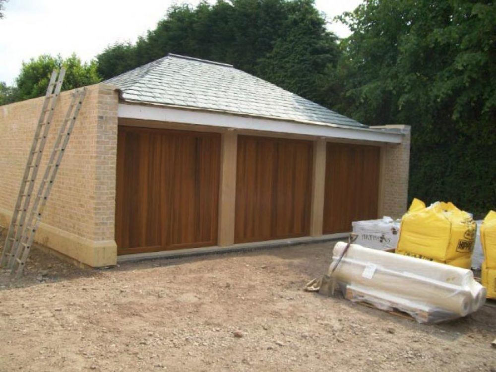CARDALE WOODEN DOORS, WENTWORTH, SURREY 1