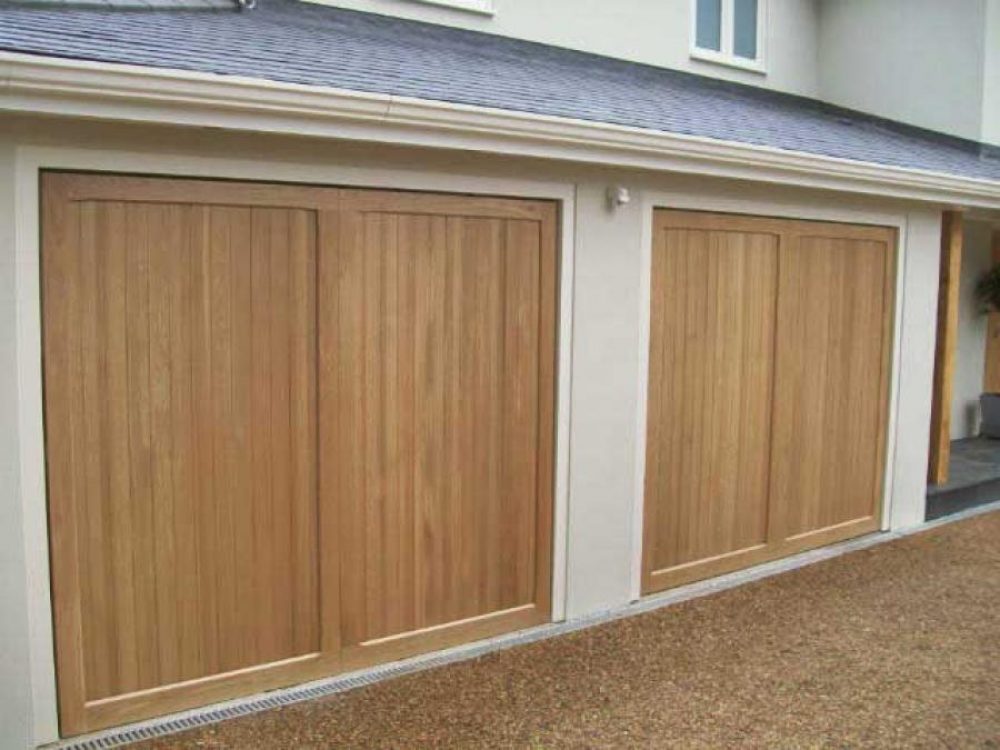 CARDALE EURO OAK DOORS, LEATHERHEAD, SURREY 1