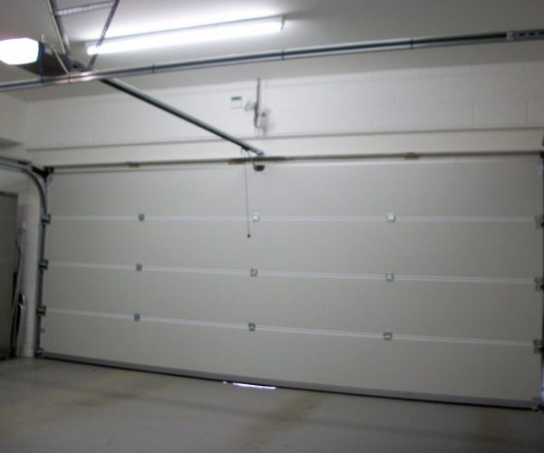 DOUBLE CARTECK SECTIONAL GARAGE DOOR FITTED IN MAIDENHEAD, BERKSHIRE 4