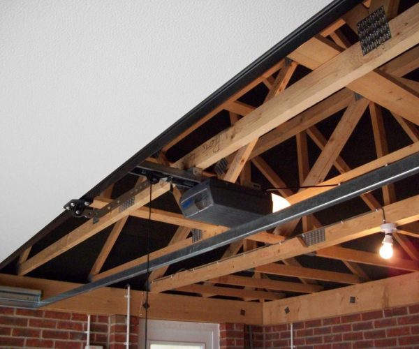 BLACK CARTECK CENTRE RIB SECTIONAL GARAGE DOOR FITTED IN DORKING, SURREY 7