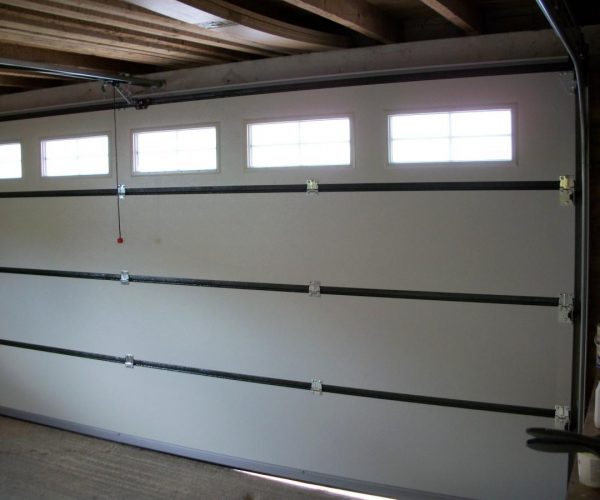 CARTECK SECTIONAL DOOR TREND COLOUR WITH WINDOWS, FARNBOROUGH 3