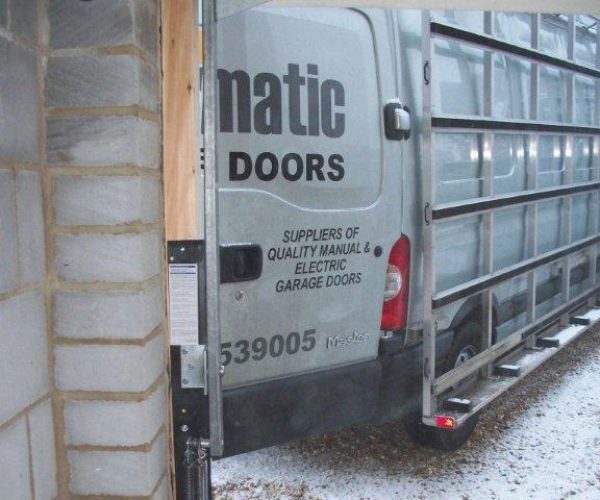 WESSEX GLOSS WHITE GEORGIAN DOOR, EPSOM, SURREY 4