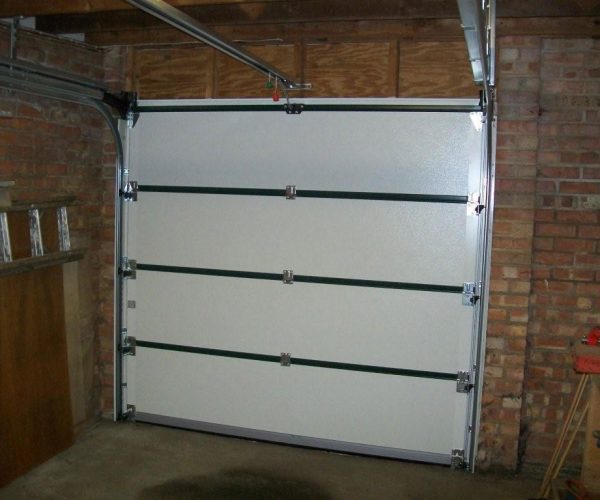 CARTECK SECTIONAL DOOR, WEST MOLESEY, SURREY 2