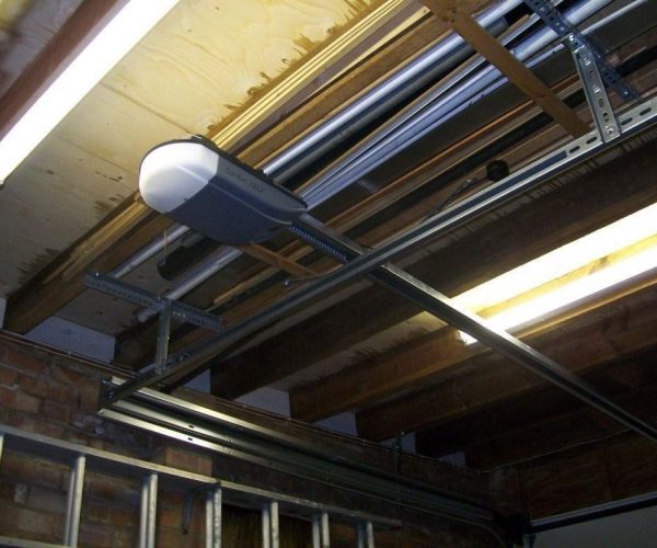 CARTECK SECTIONAL DOOR, WEST MOLESEY, SURREY 3