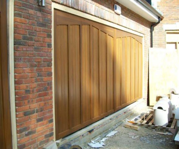CARDALE FUTURA SANDRINGHAM TIMBER DOORS INSTALLATION 3