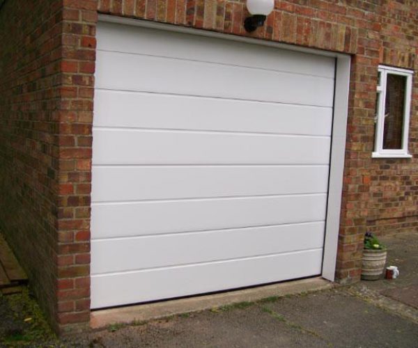 SECTIONAL DOOR, FARNBOROUGH, HAMPSHIRE 3
