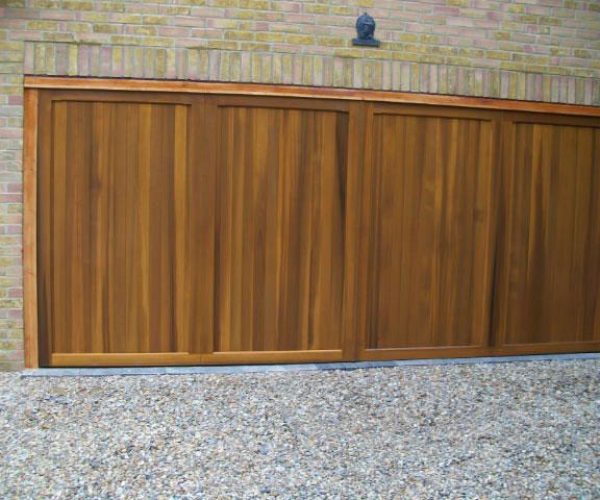 TIMBER BERKELEY VERTICAL DOOR, HEADLEY, HAMPSHIRE 4