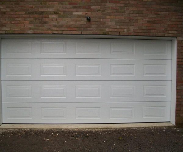 CARTECK SECTIONAL GARAGE DOOR FITTED IN BASINGSTOKE 3